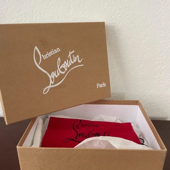 Christian Louboutin ‘So Kate’ Heel - Picture 9 of 10